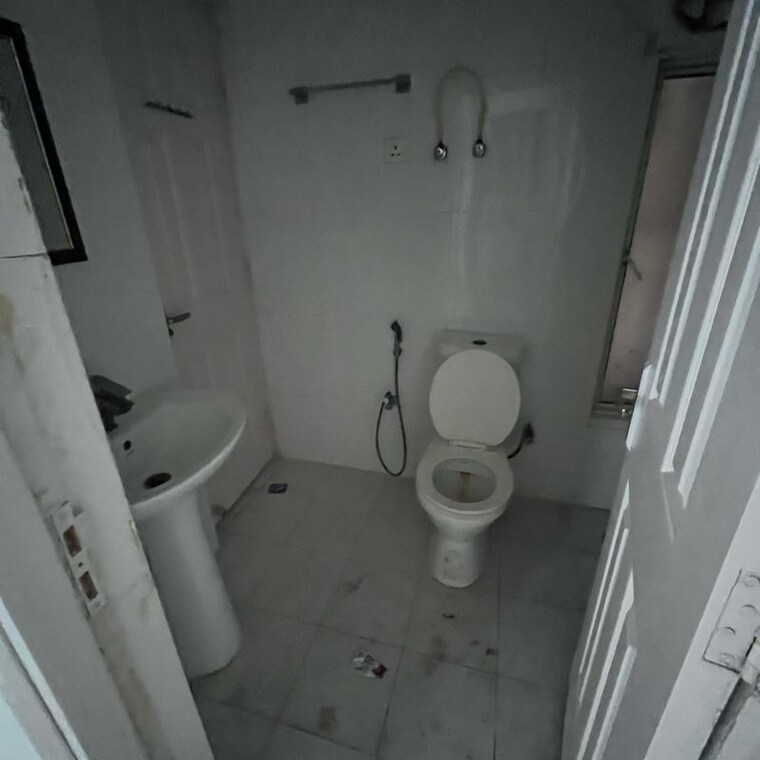 Bathroom, supertech-cape-luxe 3 Bedroom 1308 Sq.Ft. Apartment In Sector 74 Noida 10190888