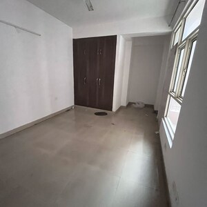 Room in 3 BHK Apartment at Supertech Cape Luxe, Sector 74 – for Rent