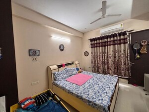 Bedroom in 3 BHK Builder Floor at Sector 40 – for Rent