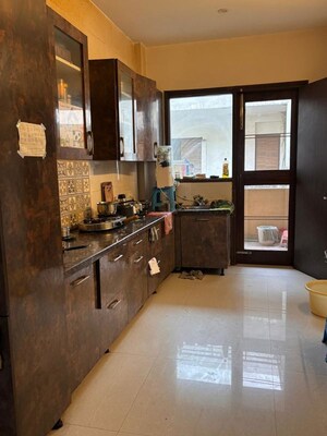Kitchen in 3 BHK Builder Floor at Sector 40 – for Rent
