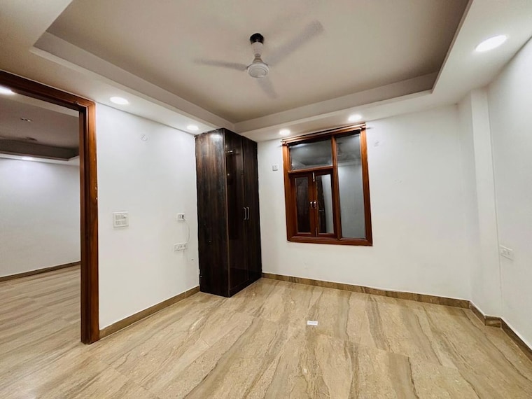 Room, sainik farm 3 Bedroom 1100 Sq.Ft. Apartment In Sainik Farm Delhi 10190965