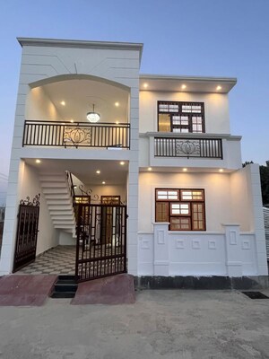 4 BHK Villa For Sale in Jankipuram Extension