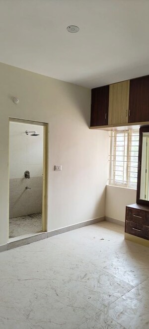 Room in 3 BHK Apartment at Highland Greendale, Varthur – for Rent