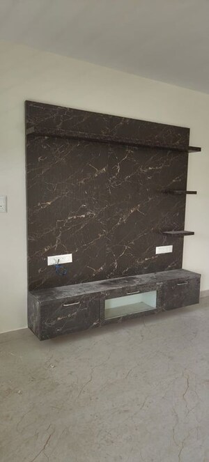 Room in 3 BHK Apartment at Highland Greendale, Varthur – for Rent