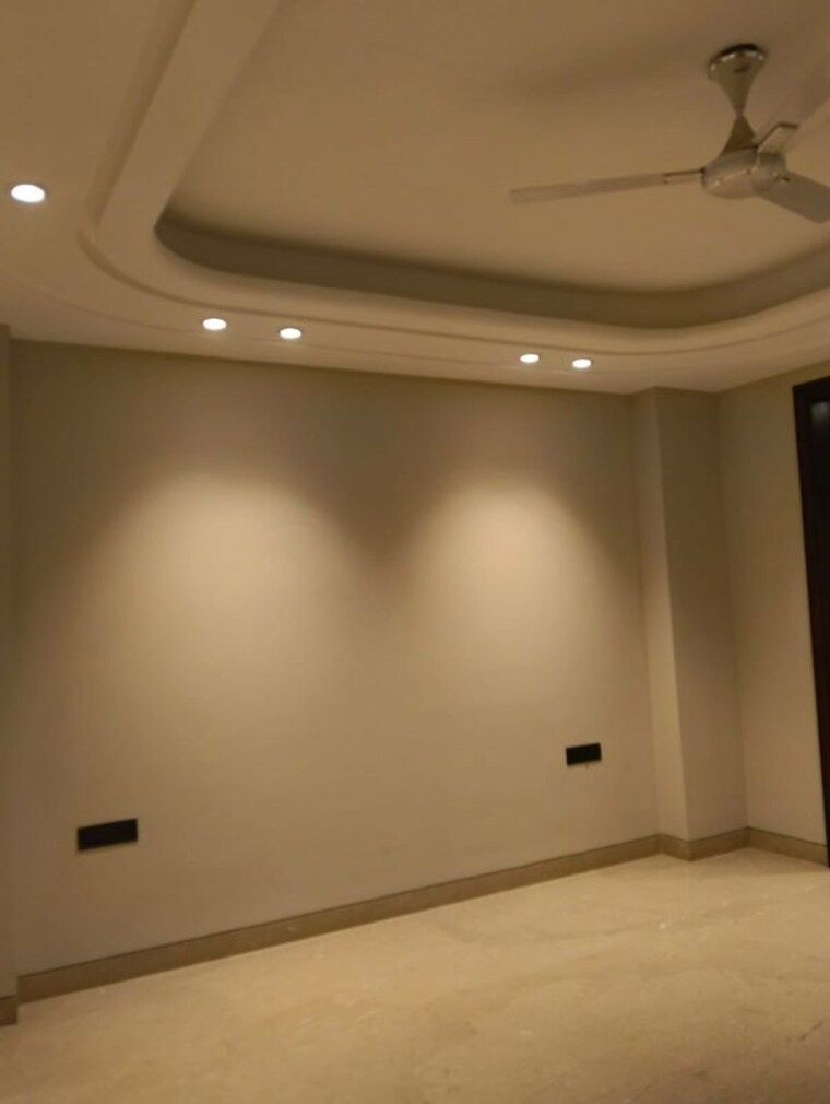 Room, hargobind enclave 3 Bedroom 208 Sq.Yd. Builder Floor In Hargobind Enclave Delhi 10191044