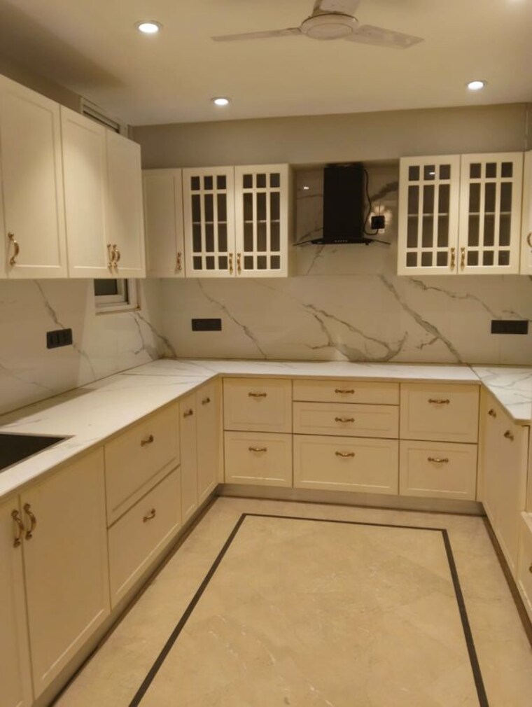 Kitchen, hargobind enclave 3 Bedroom 208 Sq.Yd. Builder Floor In Hargobind Enclave Delhi 10191044