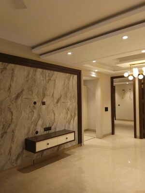 Room in 3 BHK Builder Floor at Hargobind Enclave – for Sale