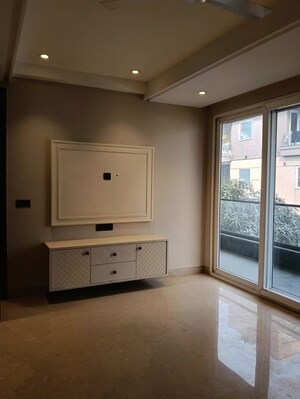 Room in 3 BHK Builder Floor at Hargobind Enclave – for Sale