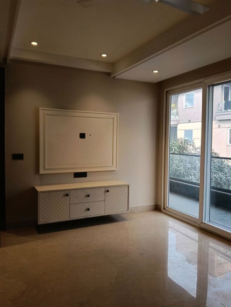 Room, hargobind enclave 3 Bedroom 208 Sq.Yd. Builder Floor In Hargobind Enclave Delhi 10191044