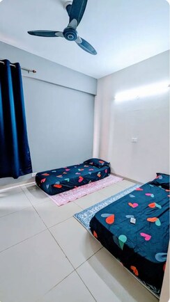 2 BHK Apartment For Rent in Wave City