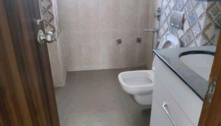 Bathroom, millenium-bajrang-society 5 Bedroom 3600 Sq.Ft. Apartment In Sector 43 Gurgaon 10191078