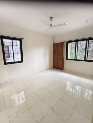 Room in 3 BHK Apartment at Nirmiti Horizon, Aundh – for Rent