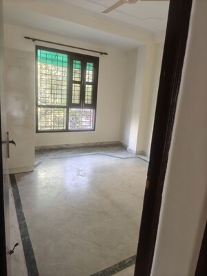 Room in 3 BHK Builder Floor at SS Mayfield Gardens, Sector 51 – for Rent