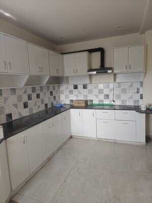 Kitchen in 3 BHK Builder Floor at SS Mayfield Gardens, Sector 51 – for Rent