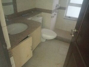 Bathroom in 3.5 BHK Apartment at Central Park II-Bellevue, Sector 48 – for Rent