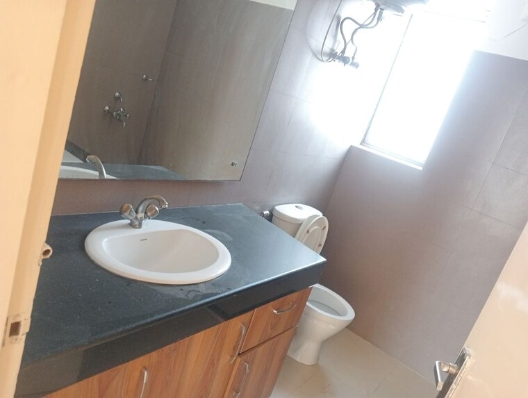 Bathroom, central-park-ii-bellevue 3.5 Bedroom 2550 Sq.Ft. Apartment In Sector 48 Gurgaon 10191238