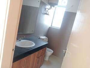 Attached Bathroom in 3.5 BHK Apartment at Central Park II-Bellevue, Sector 48 – for Rent