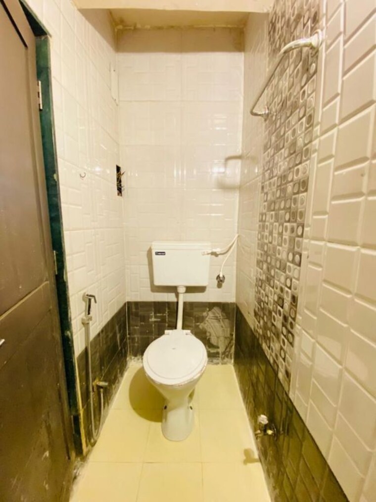 Bathroom, ameya-chs-kothrud 1 Bedroom 550 Sq.Ft. Apartment In Kothrud Pune 9885058