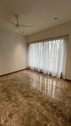 Room in 2 BHK Apartment at Andheri West – for Sale