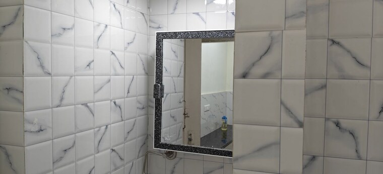 Bathroom, dun-apartments 1 Bedroom 500 Sq.Ft. Apartment In Tardeo Mumbai 10191324