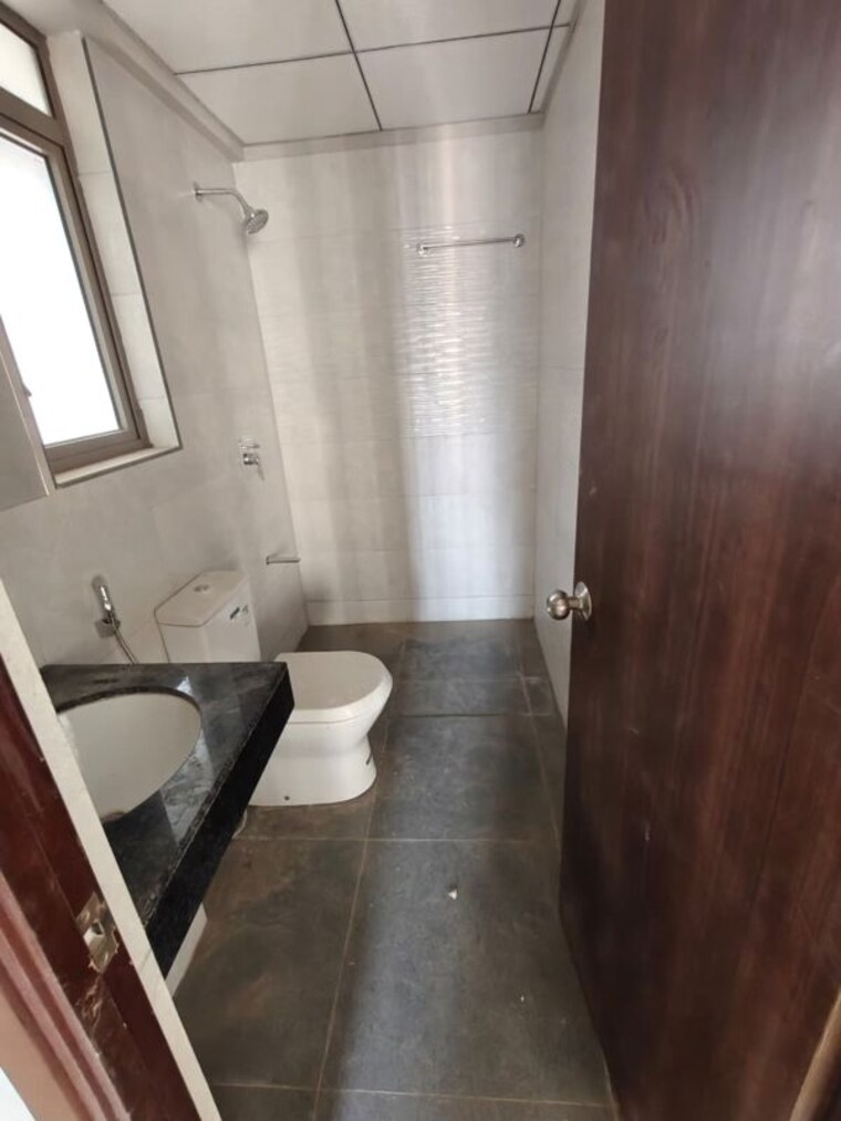 Attached Bathroom, kalpataru-paramount 2 Bedroom 711 Sq.Ft. Apartment In Kapur Bawdi Thane 10191351