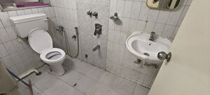 Bathroom in 1 BHK Apartment at Vinod Villa Worli, Worli – for Rent