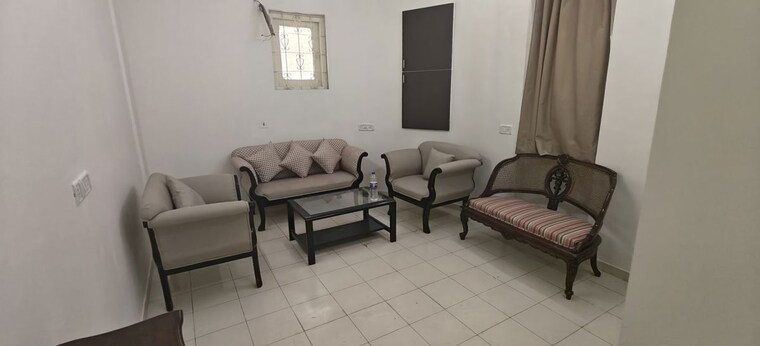 Living Room, vinod-villa-worli 1 Bedroom 450 Sq.Ft. Apartment In Worli Mumbai 10191440