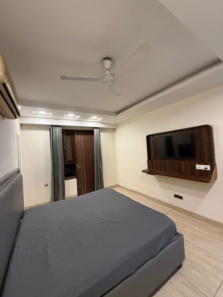 Bedroom, shree-vardhman-green-court 2 Bedroom 690 Sq.Ft. Apartment In Sector 90 Gurgaon 10191516