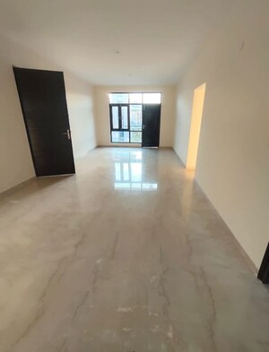 Room in 3 BHK Builder Floor at Omaxe New Chandigarh, North Mullanpur – for Rent