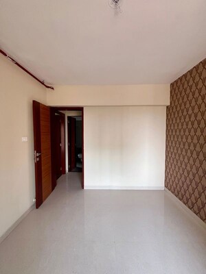 Room in 2 BHK Apartment at Paradise Sai World City Phase 2, New Panvel – for Rent