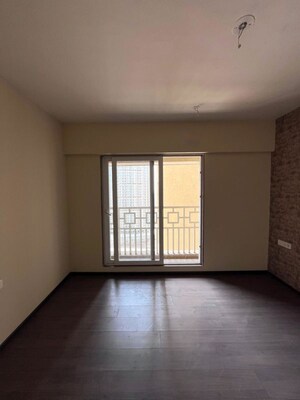 Room in 2 BHK Apartment at Paradise Sai World City Phase 2, New Panvel – for Rent