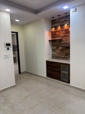 Room in 3 BHK Builder Floor at Rajouri Garden – for Rent