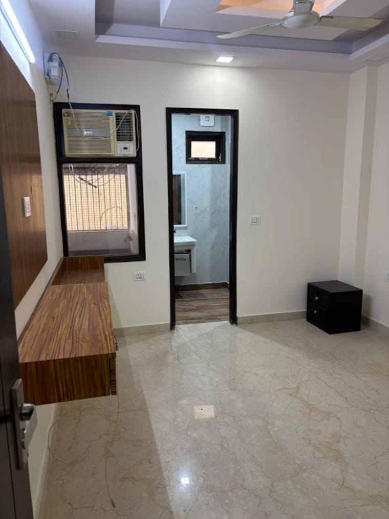 Living Room, rajouri garden 3 Bedroom 160 Sq.Yd. Builder Floor In Rajouri Garden Delhi 10191566