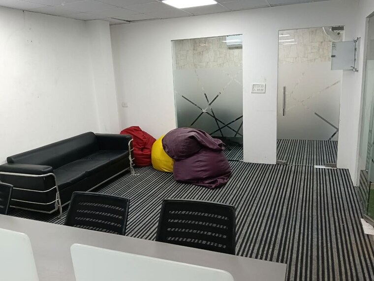 Team Area, sector 63 Commercial Office Space 1650 Sq.Ft. In Sector 63 Noida 10191614