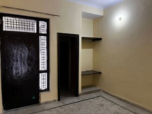 Room in 1 BHK Independent House at Xu 1 Greater Noida – for Rent