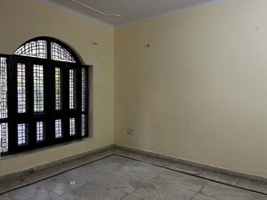 Room in 1 BHK Independent House at Xu 1 Greater Noida – for Rent