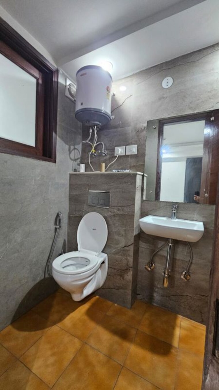 Bathroom, saket 1 Bedroom 650 Sq.Ft. Apartment In Saket Delhi 10191671