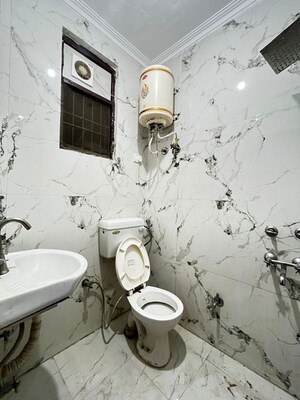 Bathroom in 1 BHK Apartment at Saket – for Rent