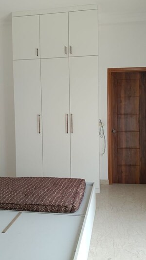 Room in 3.5 BHK Penthouse at Sunshine Helios, Sector 78 – for Rent