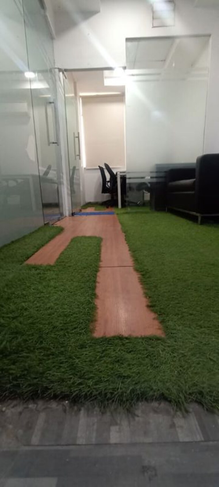  Parking, sector 63 Commercial Office Space 600 Sq.Ft. In Sector 63 Noida 10191688