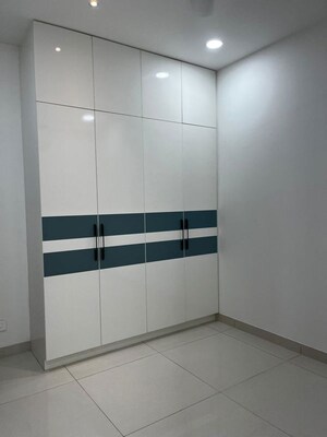 Room in 2.5 BHK Apartment at Aparna Zenon, Puppalaguda – for Rent