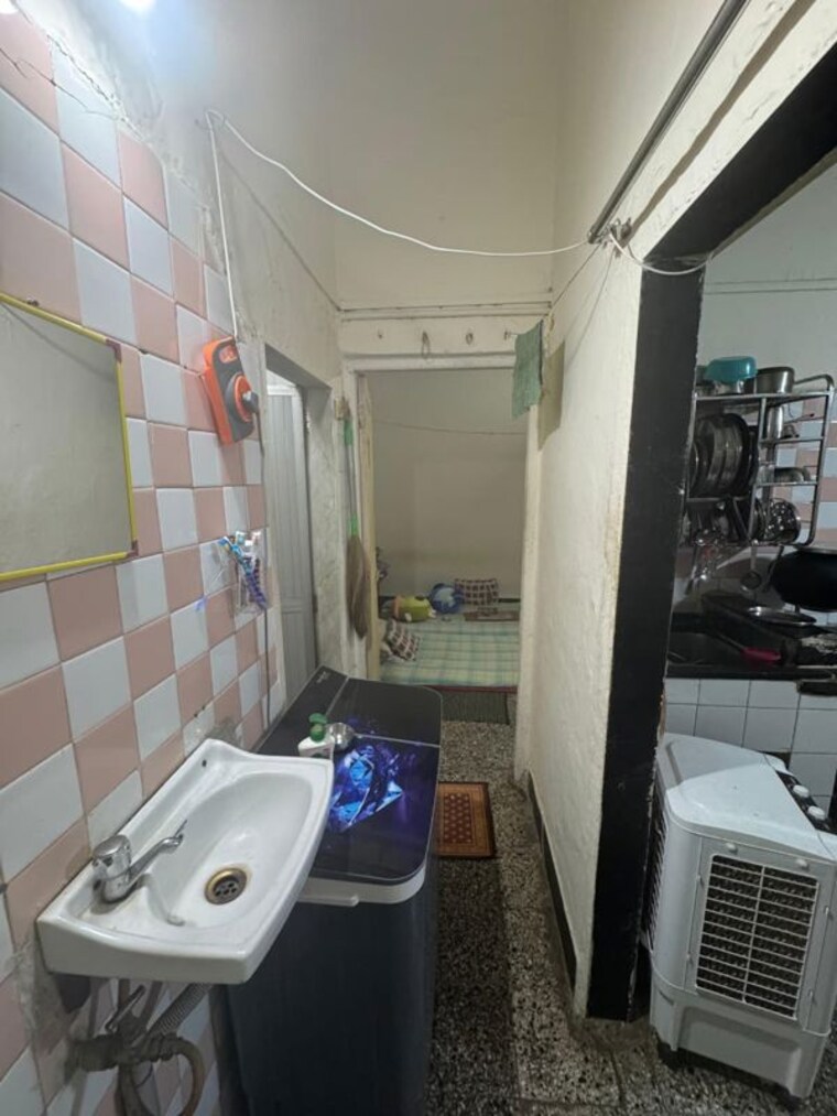 Bathroom, vrindavan-society-goregaon 1 Bedroom 401 Sq.Ft. Apartment In Goregaon East Mumbai 10191685