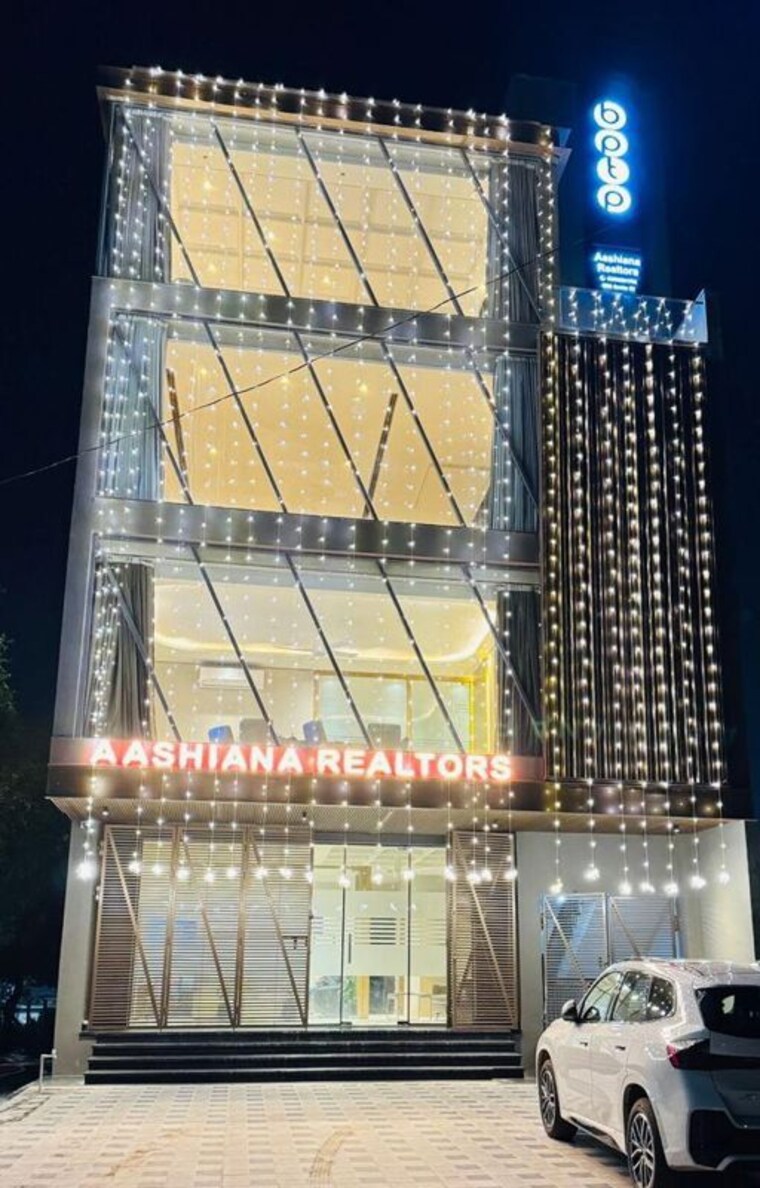 Exterior View, sector 17 4 Bedroom 273 Sq.Yd. Builder Floor In Sector 17 Faridabad 10191588