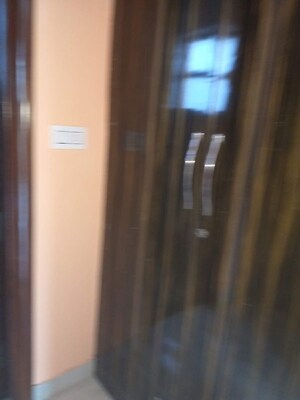 Building Lobby in 4 BHK Builder Floor at Sector 17 – for Rent