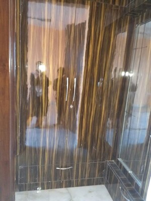 Building Lobby in 4 BHK Builder Floor at Sector 17 – for Rent