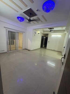 Room in 3 BHK Apartment at Samridhi Grand Avenue, Tech Zone 4 Greater Noida – for Sale