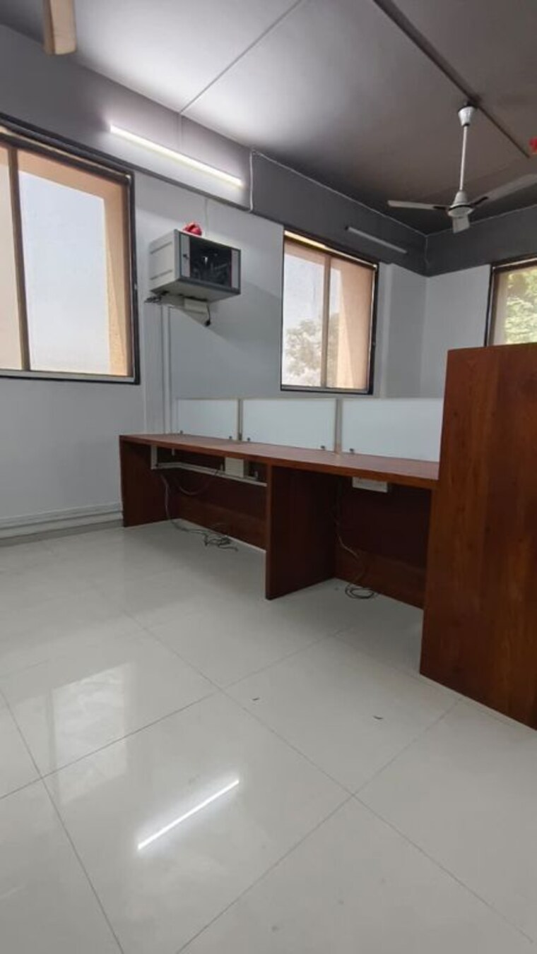 Team Area, pride-purple-park-springs Commercial Office Space 1000 Sq.Ft. In Dhanori Pune 10191556