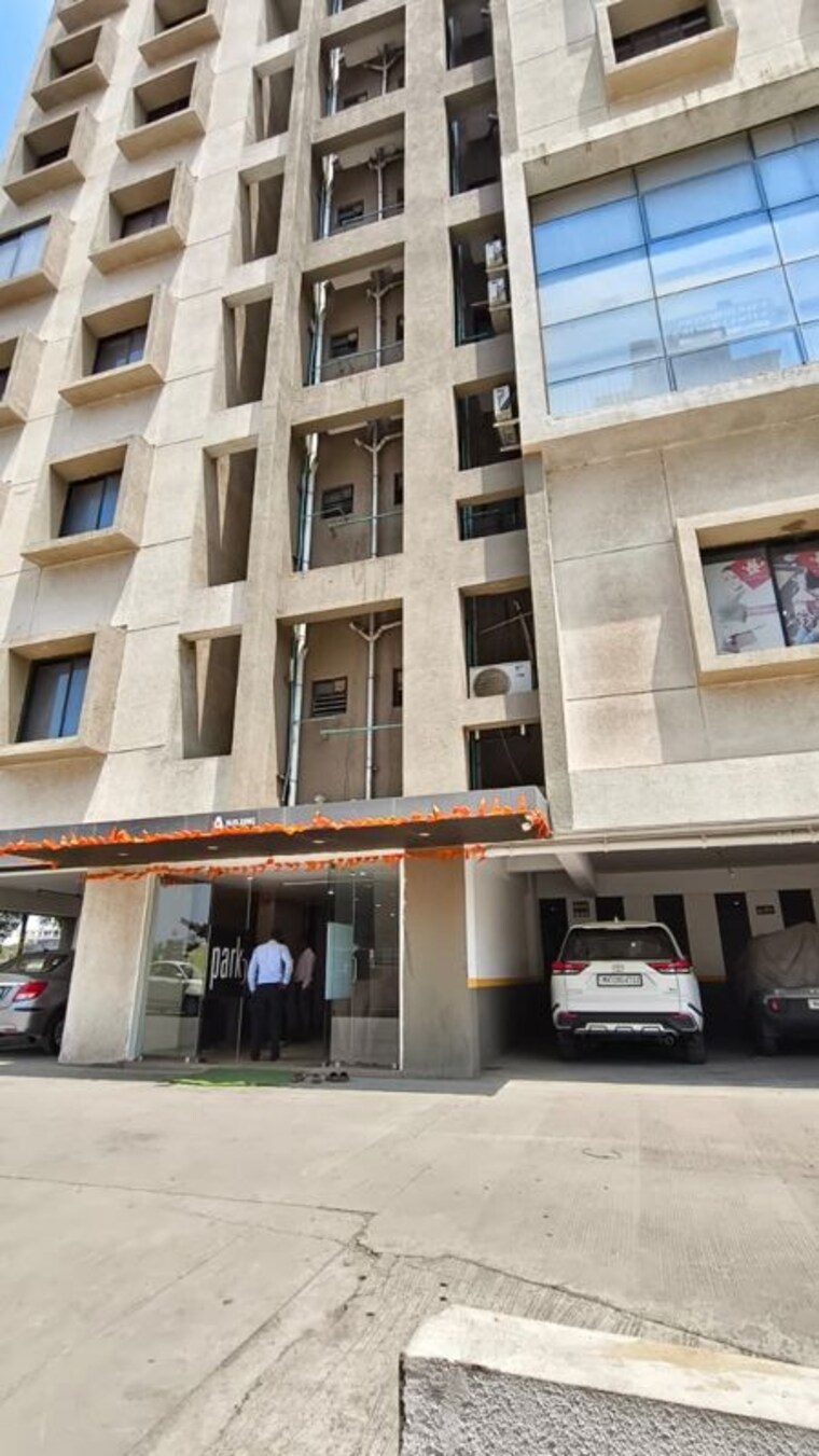  Parking, pride-purple-park-springs Commercial Office Space 1000 Sq.Ft. In Dhanori Pune 10191556