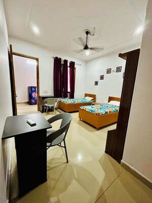 Room in  Pg at Sector 11 – for Rent