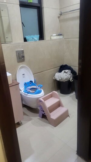 Master Bedroom in 3 BHK Builder Floor at Uday Arden 45, Sector 45 – for Rent